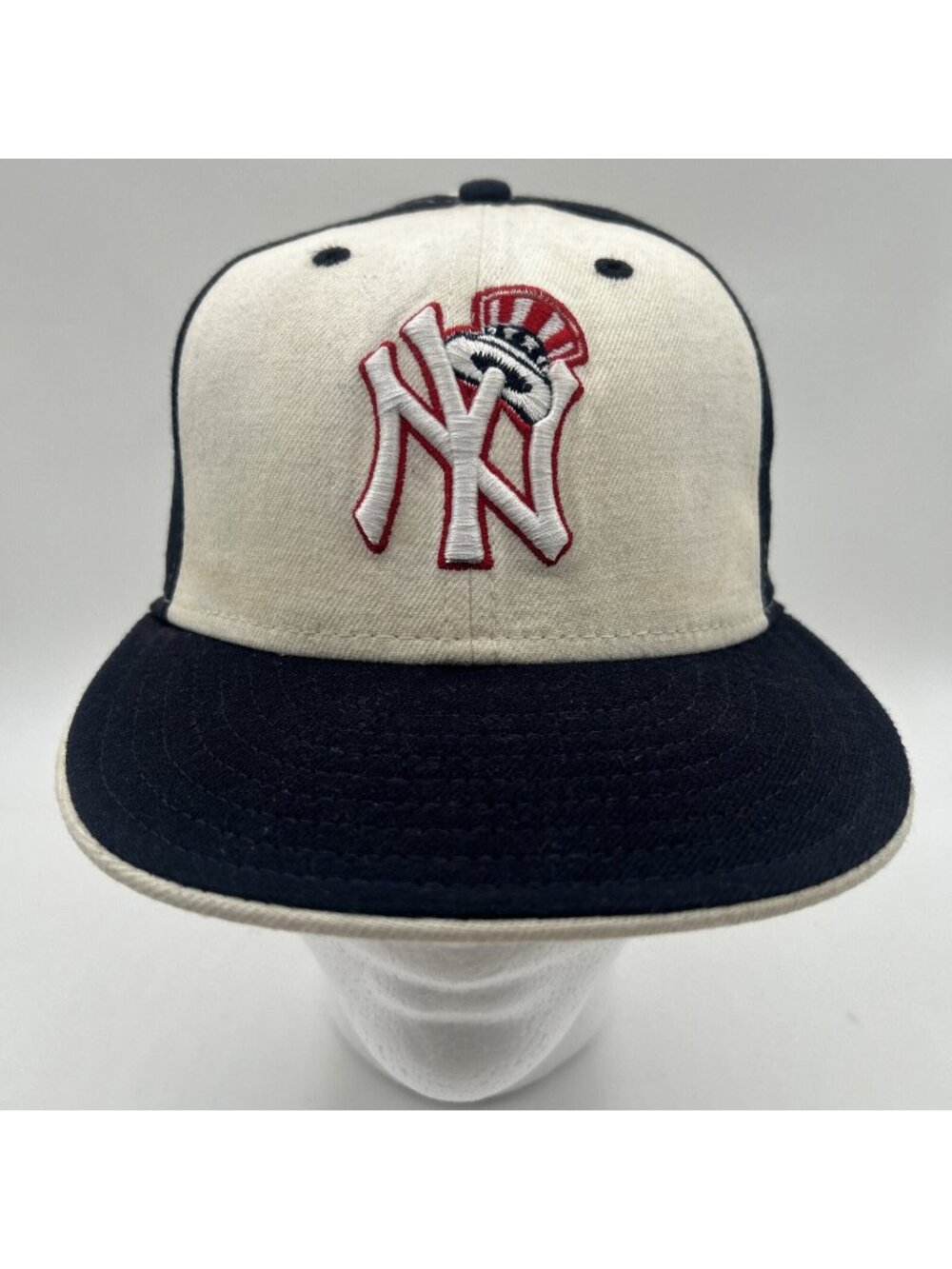 Vintage New York Yankees Blue New Era 59Fifty Fitted 7 1/8 2002-2005 Pinwheel